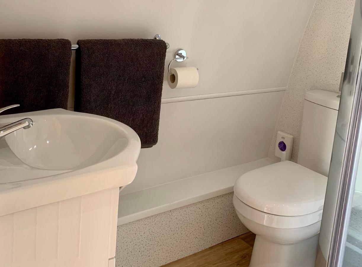 Waterpump Pod For 2 Adults With Ensuite In The Suffolk Countryside Badingham 外观 照片